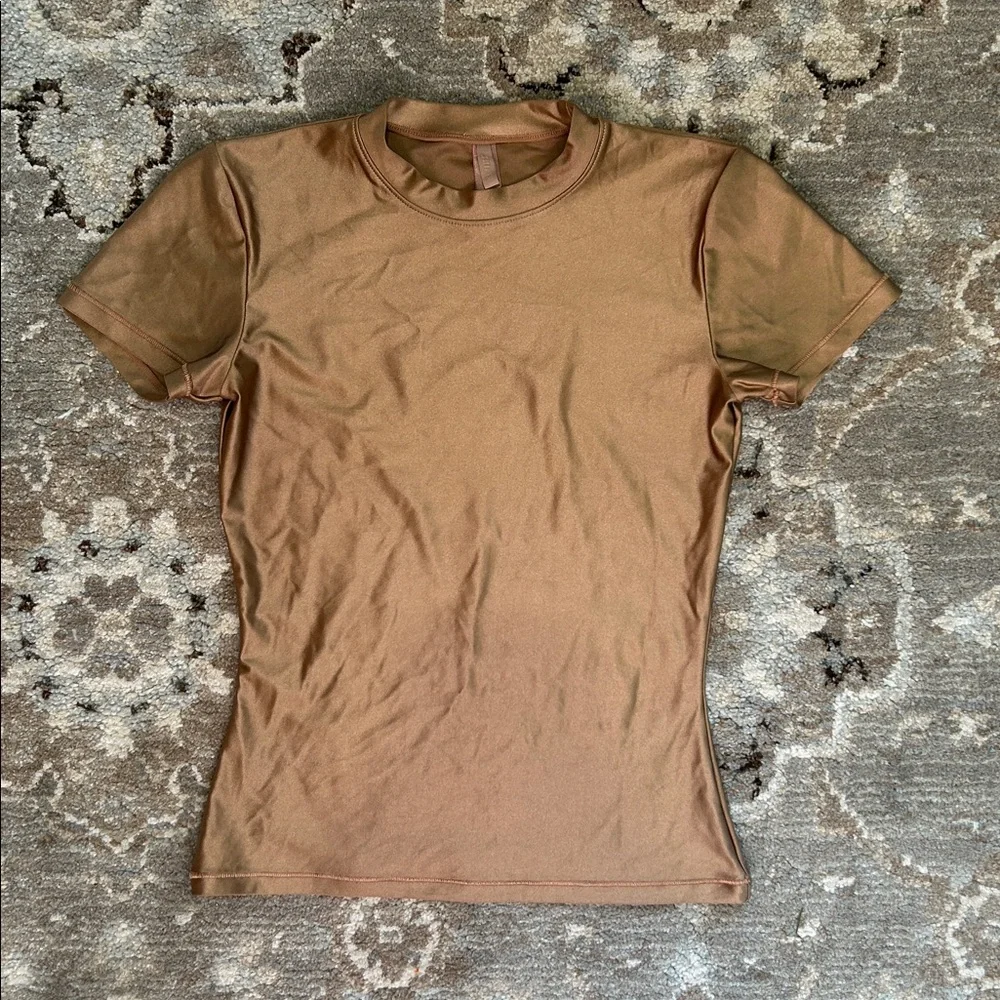 SKIMS Shine Jersey Tee in Sienna - Picture 1 of 3